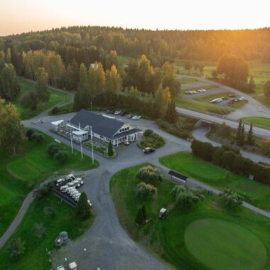 Finnish Golf Media FORE! | Lakeside Golf – Pirkanmaan kaksi parasta kenttää löytyvät samasta osoitteesta